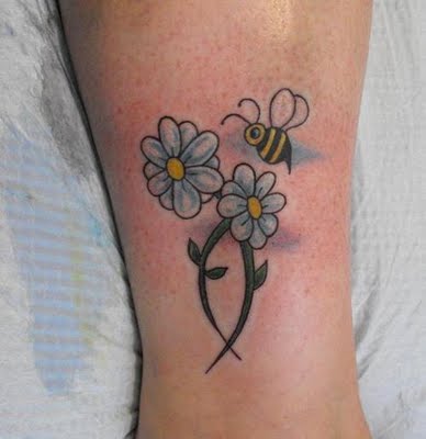 Daisy Flower Picture on Colorful Daisy Tattoo With Bee