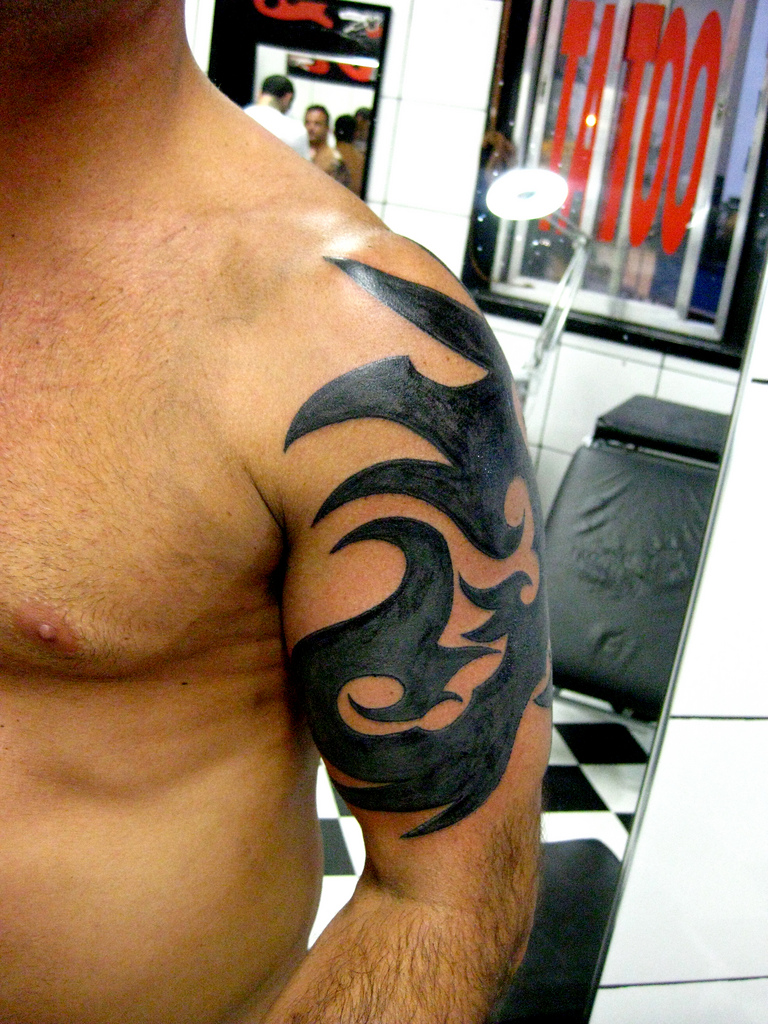 Tribal Sleeve Tattoos - Tatuagem Tribal Arm Tattoo