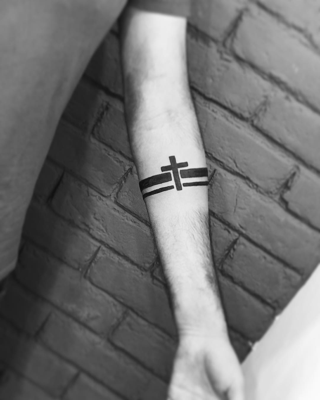 25 Amazing Cross Tattoos - Tattoo Me Now