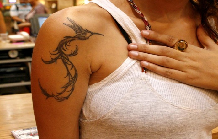 bird tattoo on shoulder