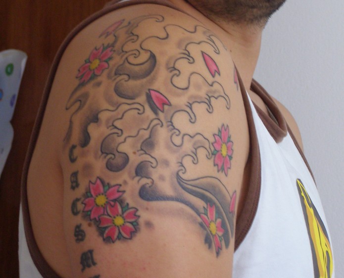 japanese tattoo on shoulder