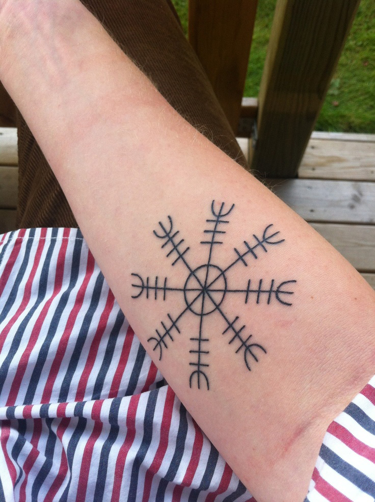 Mythologie tattoo nordische symbole Wikinger Tattoo