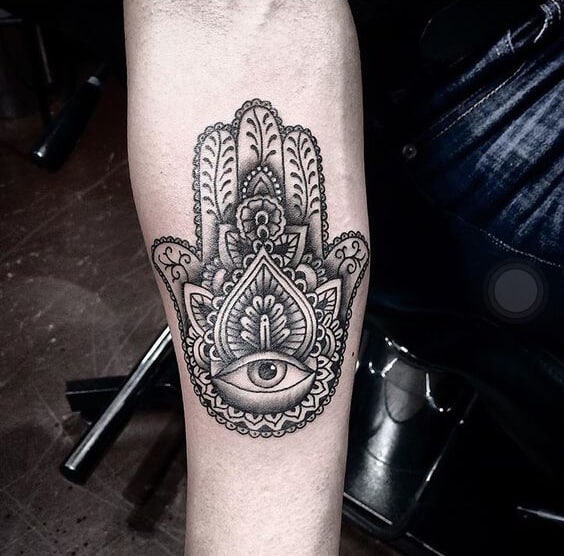 Hamsa Hand Tattoo Designs, Ideas and Meanings – All you need to know ...