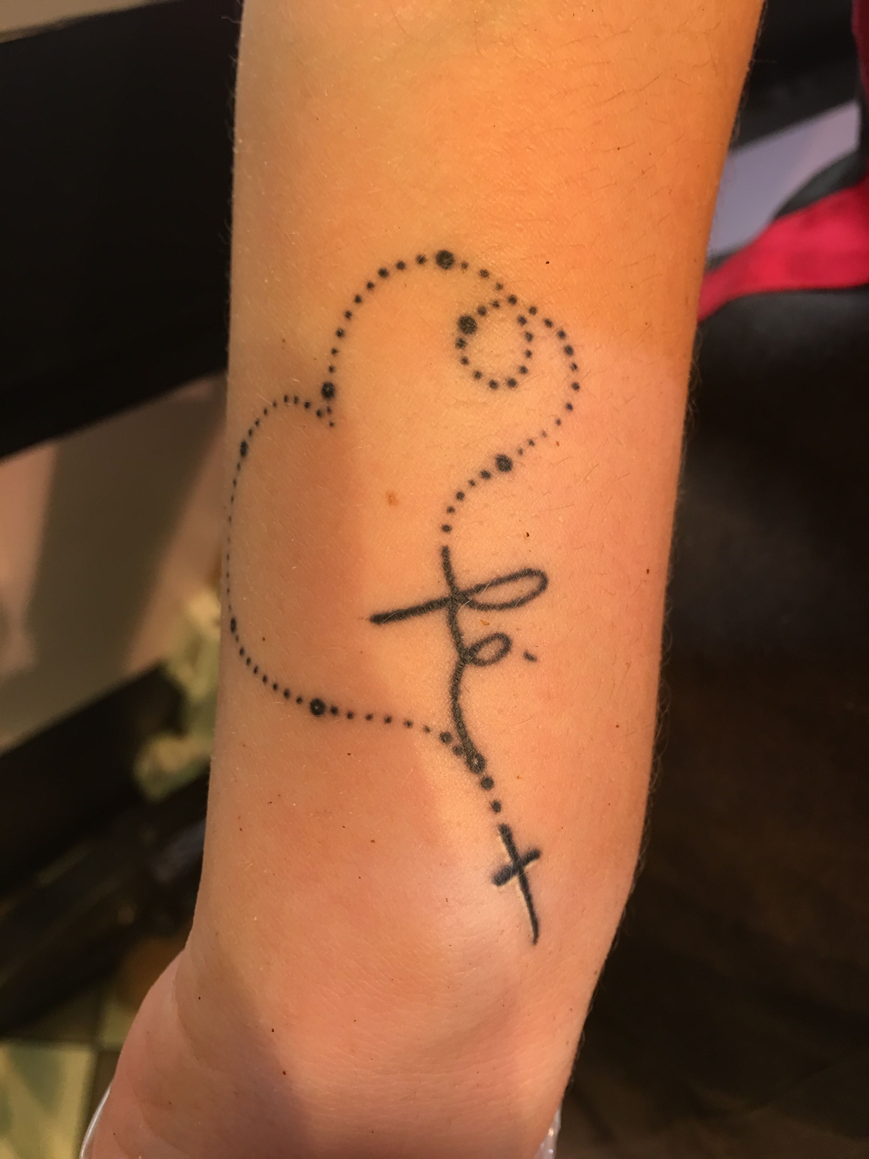 Rosary Tattoos | Ideas, Meaning & Rosary Beads Tattoo Designs - Tattoo ...