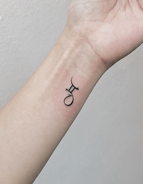 24 unique Gemini tattoos that will highlight your personality and body 