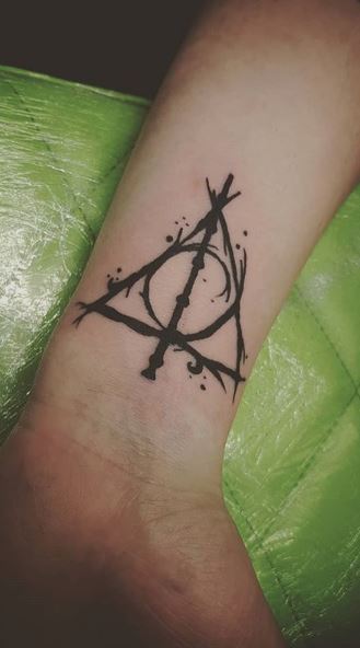 Accio Ink Minimalist Harry Potter Tattoos Thatll Keep Hogwarts Close   Tattoodo