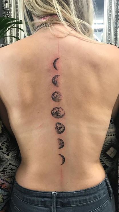 Moon Phases spine tattoo stellatxttoo stellatxttoo  Mondphasen tattoo  Tattoo rücken Weibliche rücken tattoos