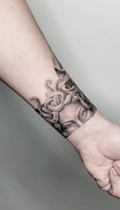 100 Beautiful Medusa Tattoos You’ll Need to See - Tattoo Me Now