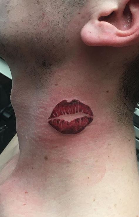 20 Gorgeous Lip Tattoos on Neck Designs in 2021