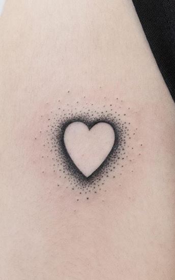 30 Trendiest Heart Tattoos on Neck and Their Meanings