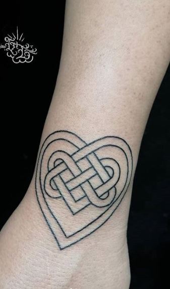 Heart Tattoos - Tons of Inspiration, Tattoo Designs and Ideas Heart Tattoos - Tons of Inspiration, Tattoo Designs and Ideas