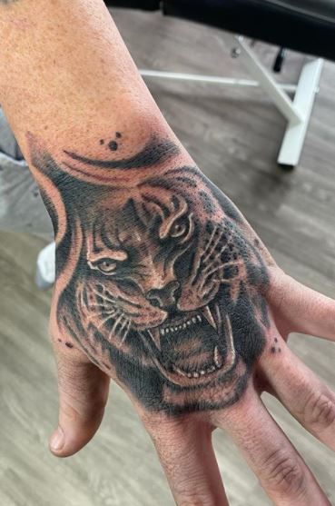 Details 93+ about japanese tiger hand tattoo super cool - .vn Details 93+ about japanese tiger hand tattoo super cool - .vn