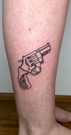 Aggregate 92 about pistol tattoo on hand best  indaotaonec