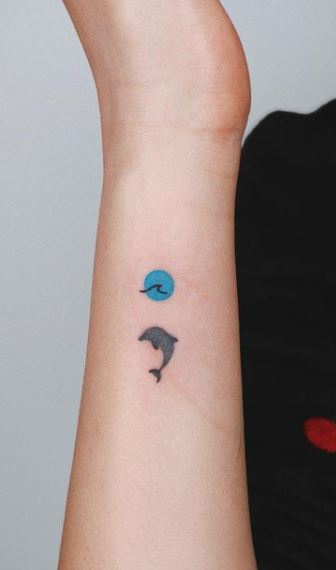 15 Amazing Dolphin Tattoo Designs and their Meanings