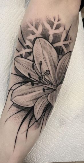 12 Cute Lily Tattoos - Plus Their History & Meaning