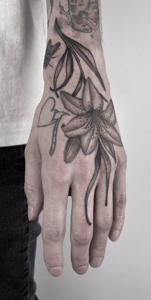 12 Cute Lily Tattoos - Plus Their History & Meaning