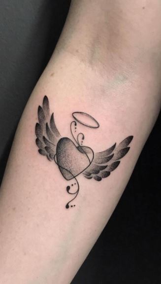 Details 72+ simple heart with wings tattoo - thtantai2