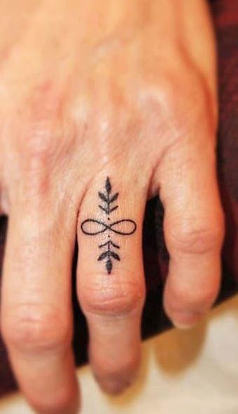 28 Cute Feather Finger Tattoos