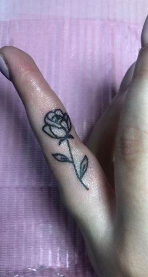 Popular Fashion Finger Tattoos Give You A Free Soul - Hi Fashion Girl | Finger  tattoos, Hand tattoos, Rose hand tattoo