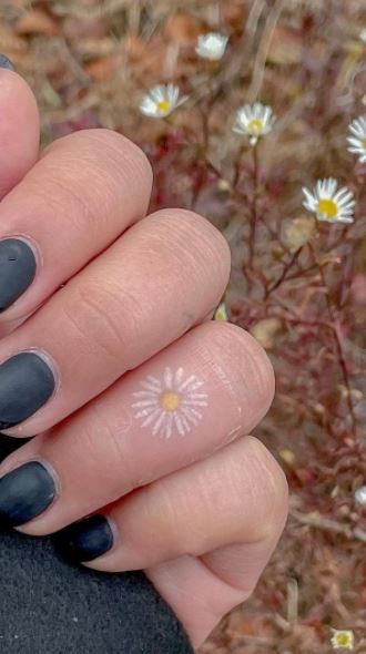 45 Flower Tattoos On Fingers