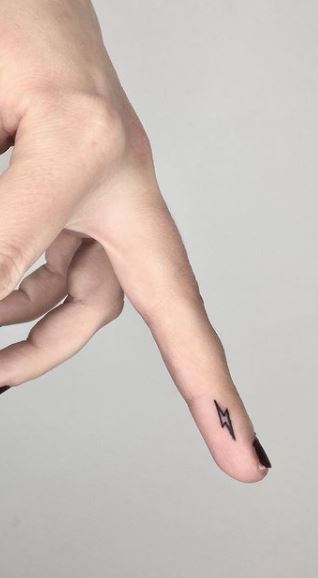 42 Simple Fingers Tattoos