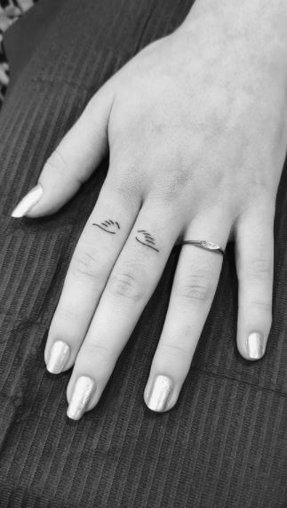 Finger Tattoos: Designs, Ideas, and Pictures - TatRing