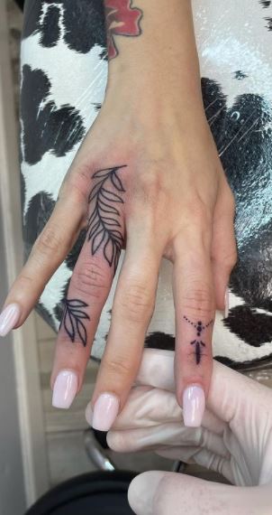 Minimal Tattoo Designs For Fingers | HerZindagi