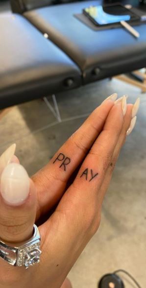 110+ Finger Tattoos | Ideas, Meaning & Finger Tattoo Designs – My Blog