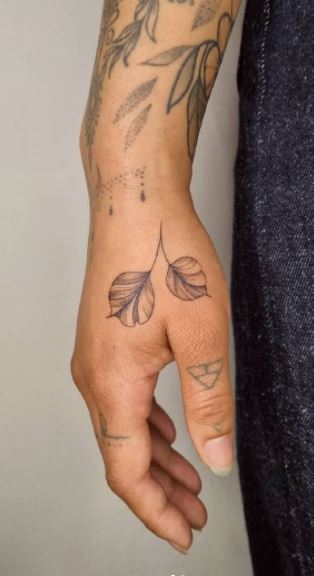 30 Delicate Leaf Tattoo Ideas to Inspire You in 2023