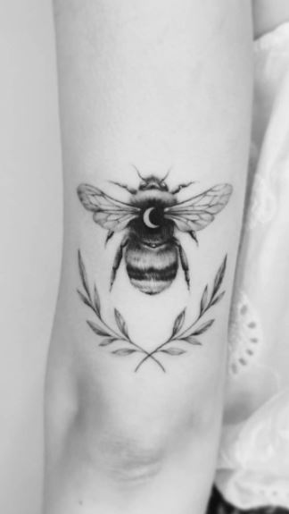 370 Vintage Bee Tattoo Illustrations RoyaltyFree Vector Graphics  Clip  Art  iStock