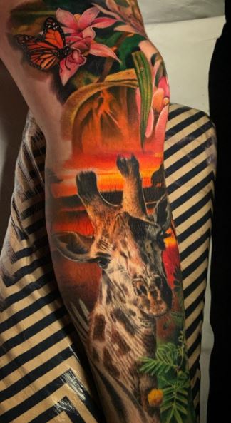 Giraffe tattoo by Tattooist Yeono  Photo 30965
