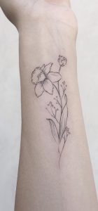 50 Meaningful Narcissus Flower Tattoos: Symbolism, Designs, and ...