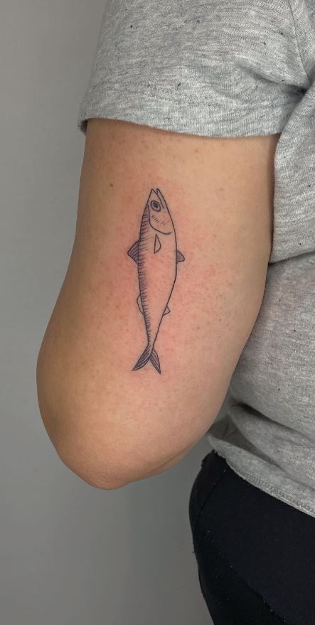 40 So Cute Tiny Fish Tattoo Ideas - Bored Art | Tattoos, Small tattoos, Ink  tattoo