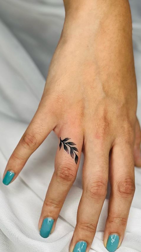 hand tattoo for women 002